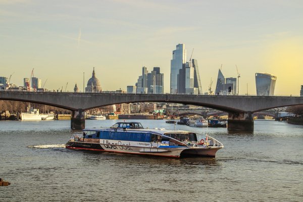 What should you know about tidal influences on UK river cruises?