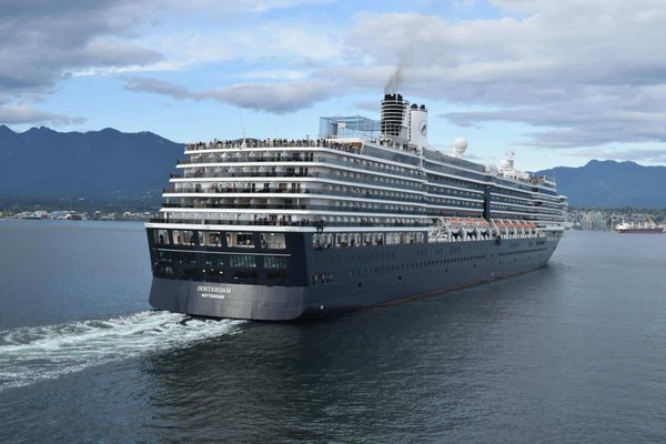 What are the top onboard amenities to look for when booking a family cruise in the UK?